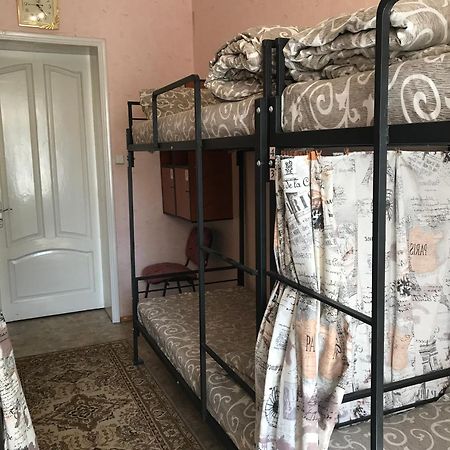 Хостел Тихий Дворик Charkov Buitenkant foto