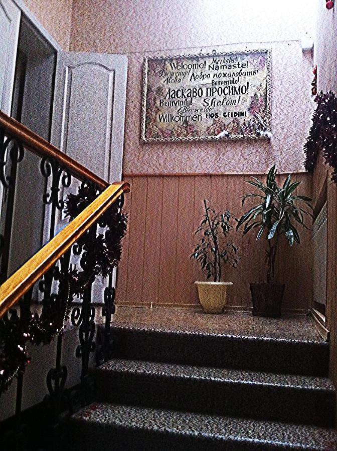Хостел Тихий Дворик Charkov Buitenkant foto